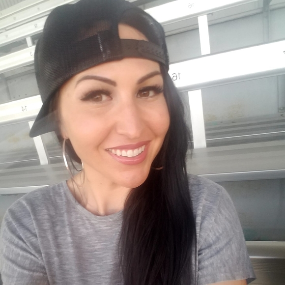 Meet your Posher, Shelley - Picture 1 of 1